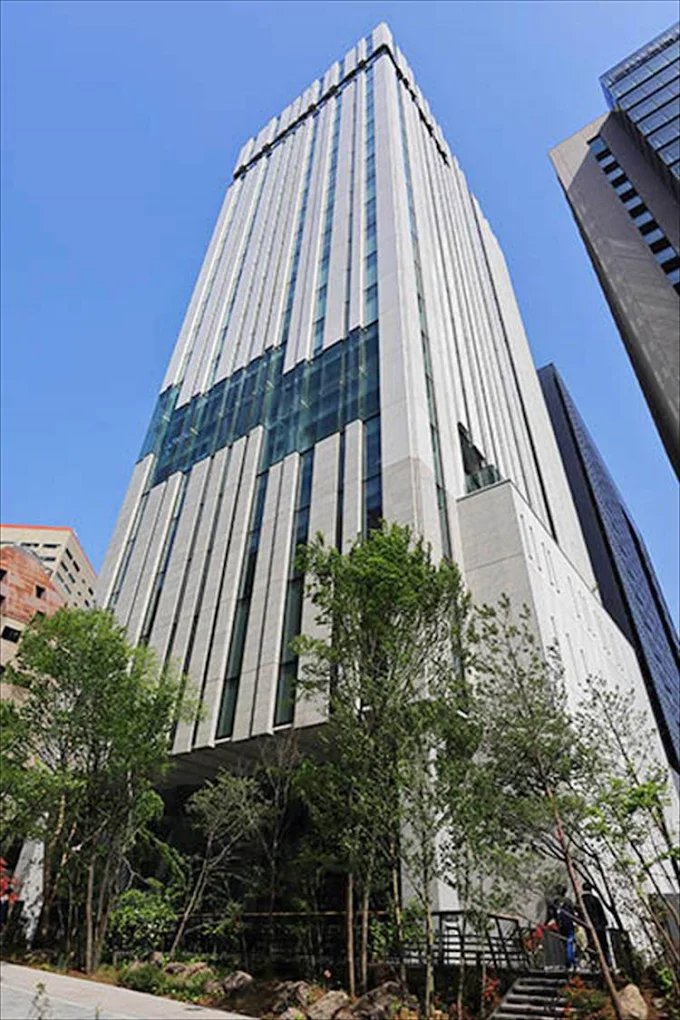 会場ビル外観
